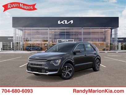 New 2025 Kia Niro SX