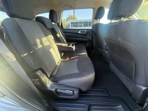 Used 2020 Nissan Pathfinder S image 15