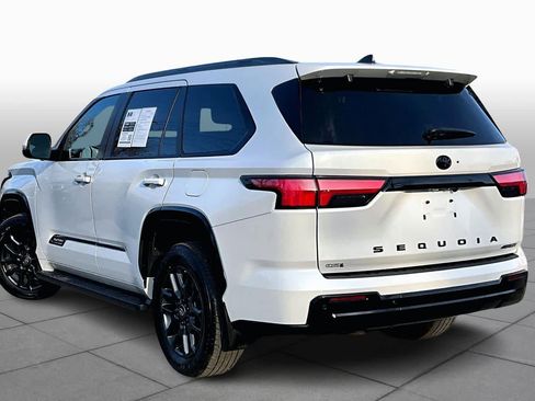 Used 2025 Toyota Sequoia Platinum image 11