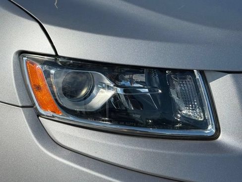 Used 2014 Jeep Grand Cherokee Limited AWD/4WD image 17