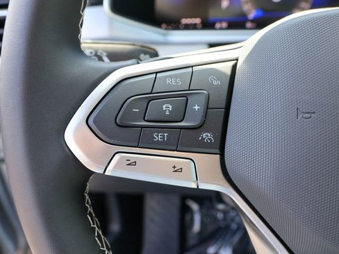 New 2025 Volkswagen Taos SE image 25