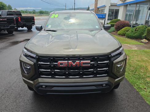 Used 2024 GMC Canyon Elevation w/ Elevation Premium Package AWD/4WD image 9