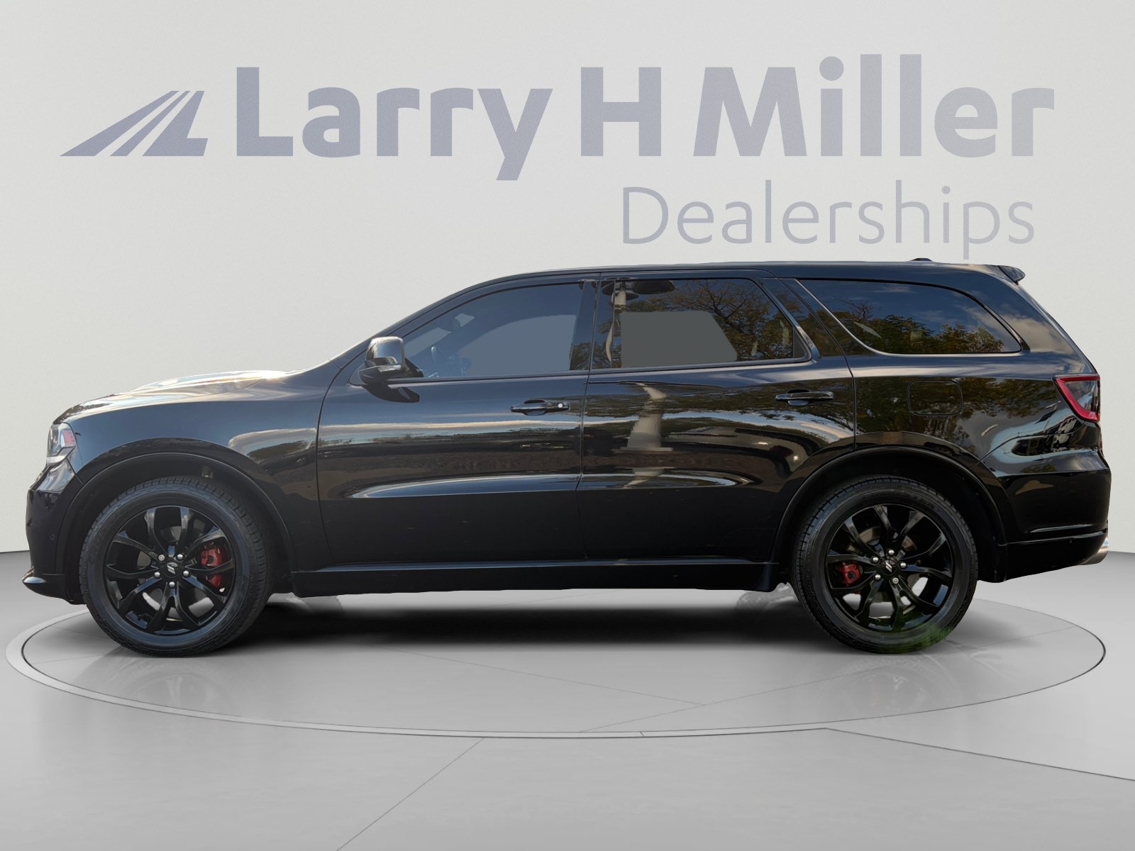 Used 2019 Dodge Durango R/T w/ Blacktop Package AWD/4WD image 2