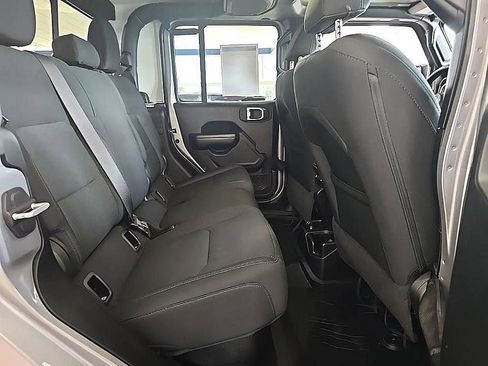 Used 2020 Jeep Gladiator Sport AWD/4WD image 32