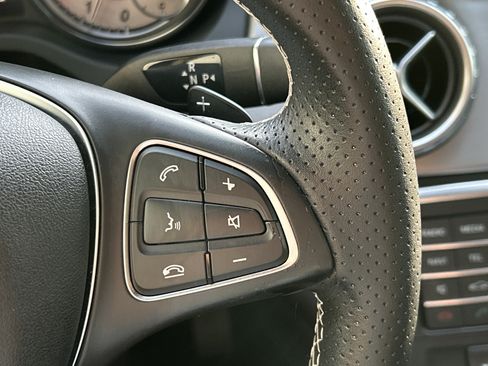 Used 2016 Mercedes-Benz GLA 250 image 26