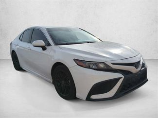 Used 2021 Toyota Camry SE video 3