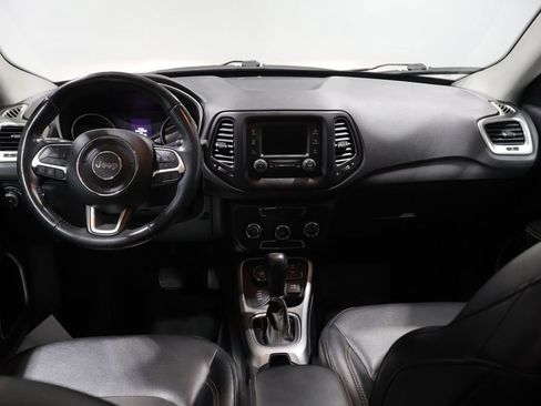 Used 2018 Jeep Compass Latitude AWD/4WD image 18