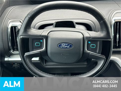 Certified 2025 Ford Expedition Platinum image 31