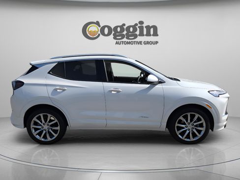 Used 2024 Buick Encore GX Avenir w/ Avenir Convenience Package FWD image 6