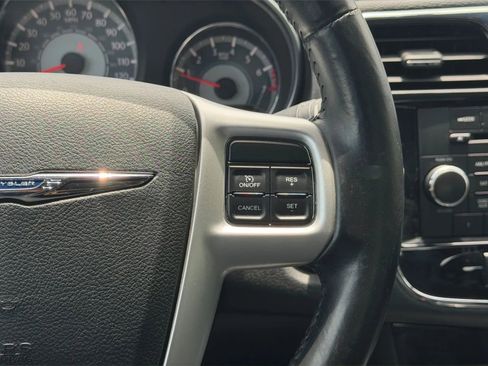 Used 2013 Chrysler 200 Limited FWD image 23