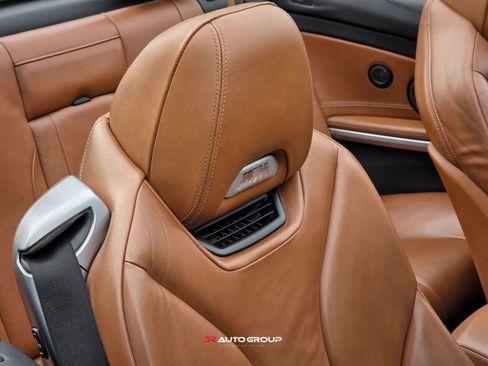 Used 2016 BMW M4 Convertible image 15