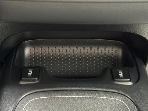 Used 2022 Toyota Corolla XSE FWD image 13