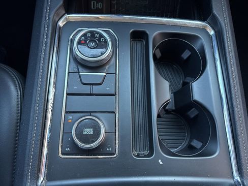 Used 2023 Ford Expedition Max XLT image 17