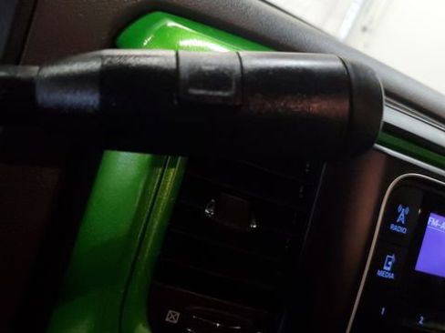 Used 2016 RAM 2500 Tradesman w/ Chrome Appearance Group image 25