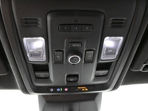 Certified 2024 Cadillac Escalade ESV Premium Luxury Platinum AWD/4WD image 31