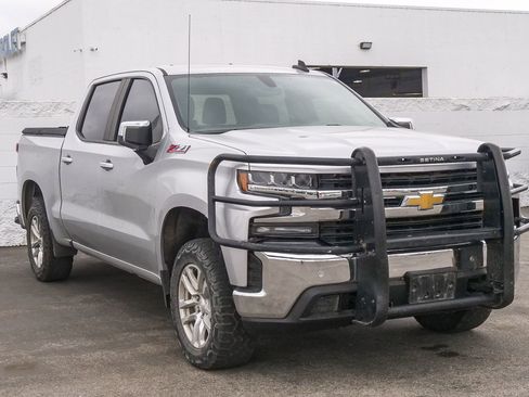 Used 2020 Chevrolet Silverado 1500 LT w/ Convenience Package AWD/4WD image 3