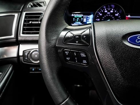 Used 2018 Ford Explorer Limited w/ Ford Safe & Smart Package image 32