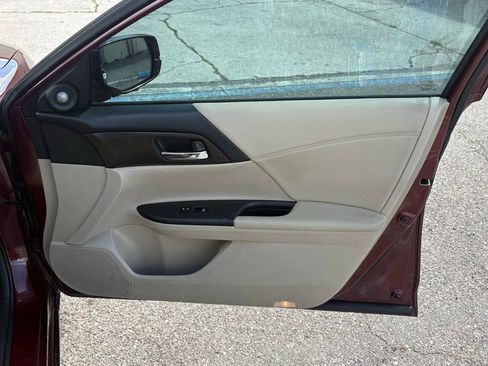 Used 2014 Honda Accord Touring image 17