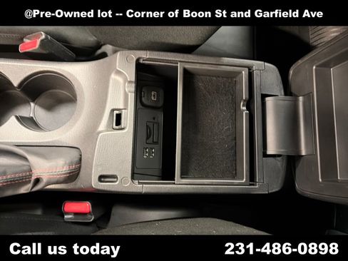 Used 2015 MAZDA MAZDA3 i Touring w/ Technology Package image 27