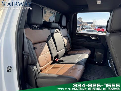 Used 2024 Chevrolet Silverado 2500 High Country image 13