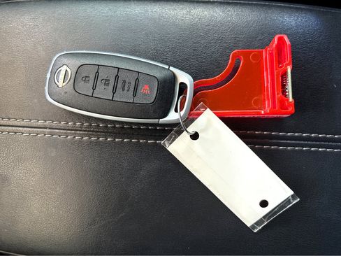 Used 2024 Nissan Sentra SV w/ Trunk Package image 31