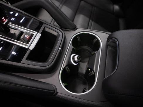 Certified 2023 Porsche Cayenne AWD/4WD image 17