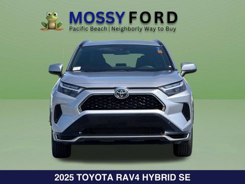 Used 2025 Toyota RAV4 SE w/ Weather & Moonroof Package AWD/4WD image 10