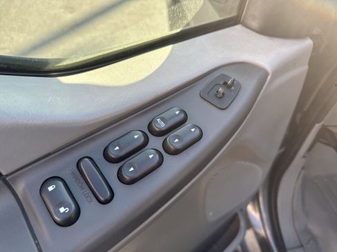 Used 2003 Ford F250 XLT image 14
