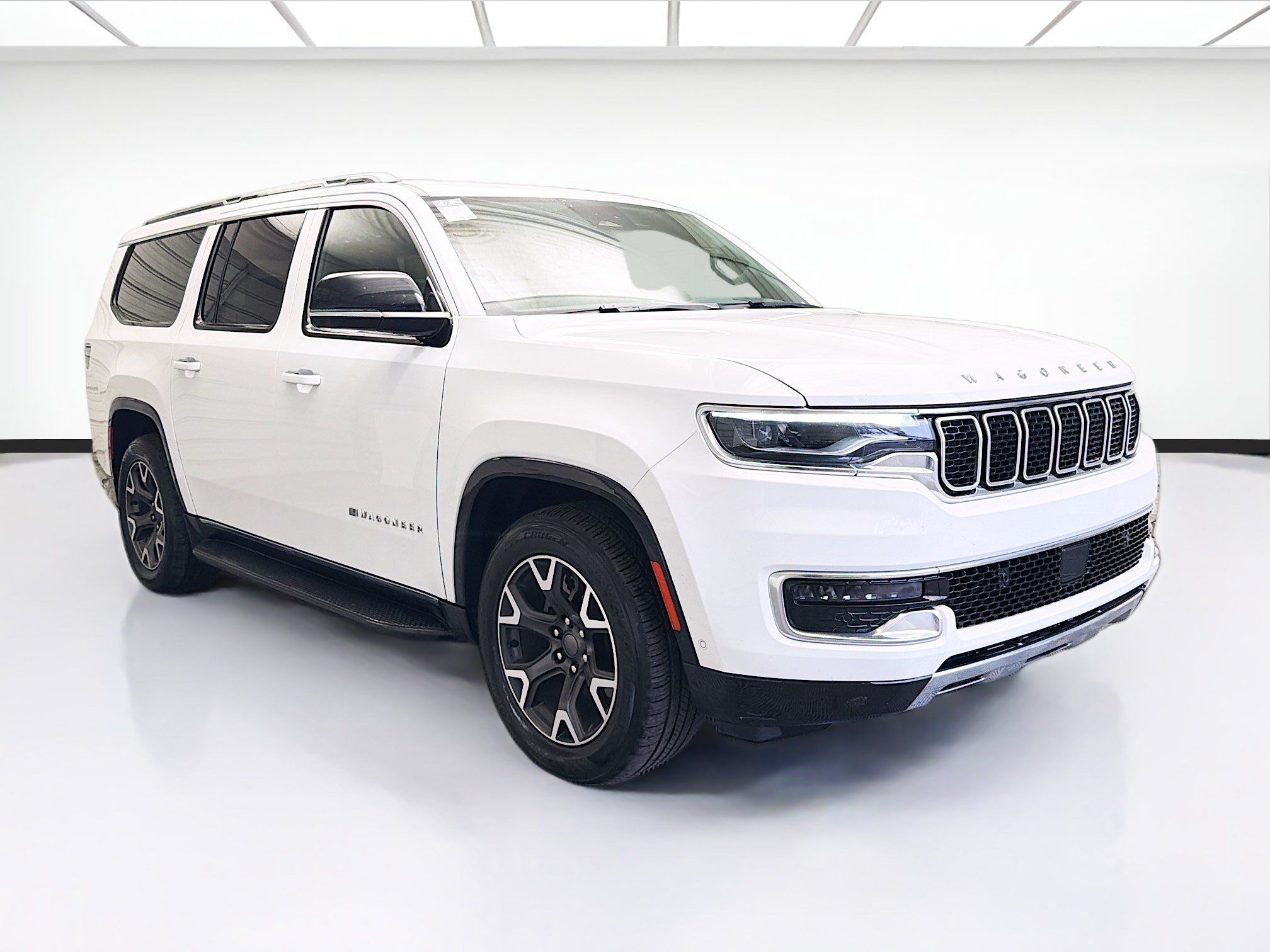 Used 2024 Jeep Wagoneer L Series III w/ Flexible Seating Group AWD/4WD image 3