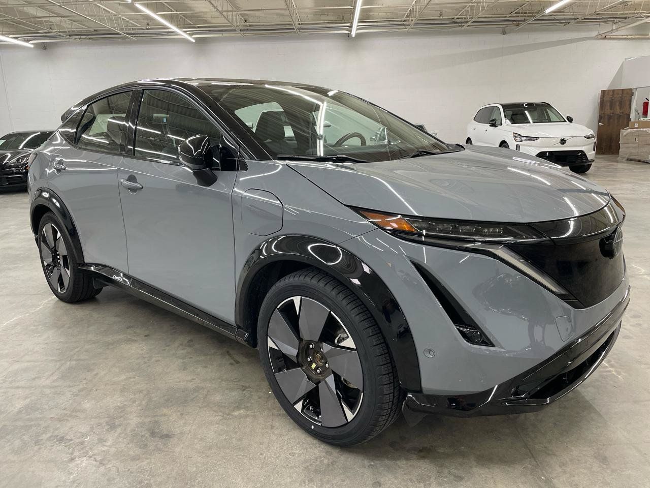 Used 2023 Nissan Ariya AWD/4WD image 4