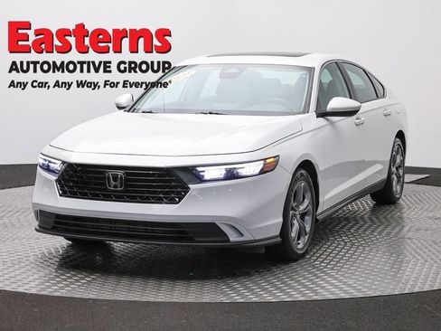 Used 2023 Honda Accord EX image 1