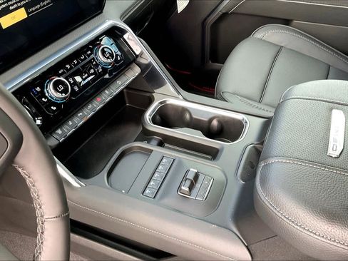 New 2026 GMC Sierra 2500 Denali w/ Denali Reserve Package image 11