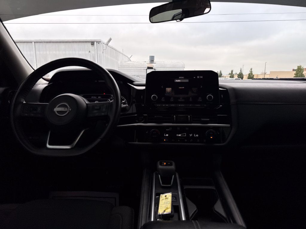 Used 2025 Nissan Pathfinder SV w/ SV Premium Package FWD image 25