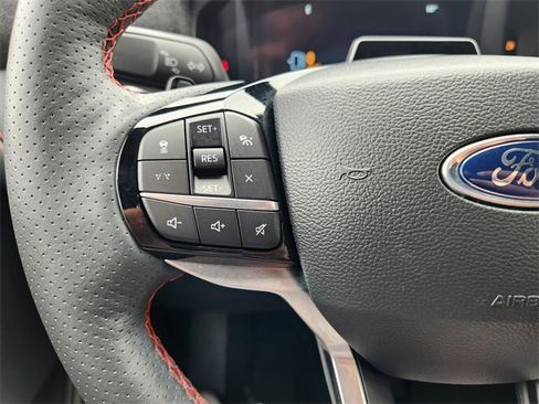 Used 2025 Ford Explorer ST RWD image 29