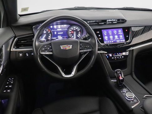 Used 2024 Cadillac XT6 Premium Luxury w/ Technology Package AWD/4WD image 27
