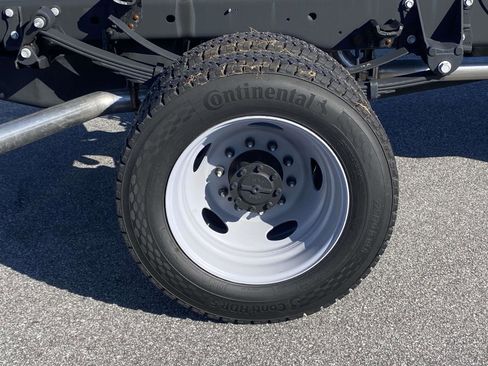 New 2025 Ford F450 XL image 7