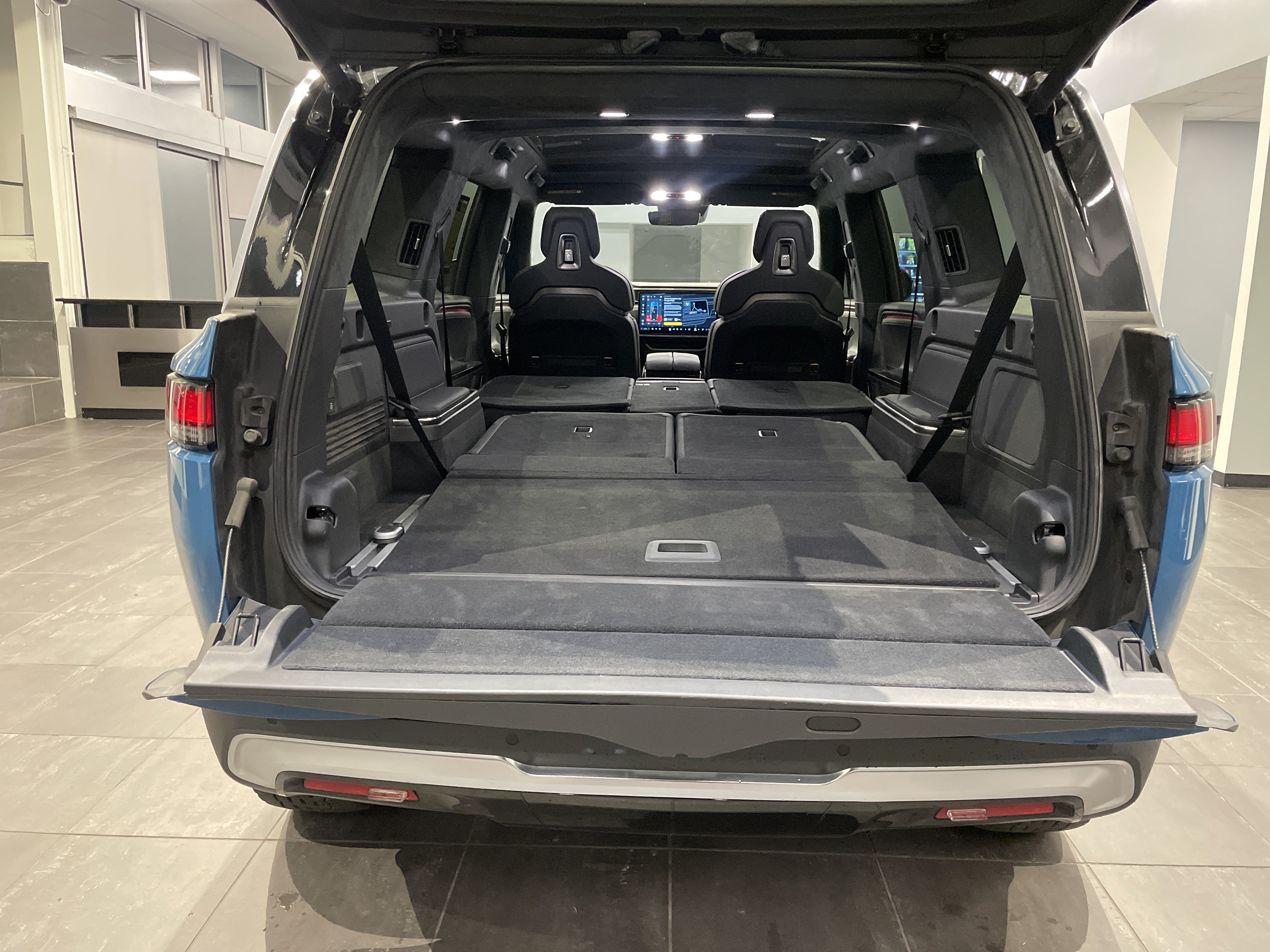 Used 2023 Rivian R1S Adventure Quad AWD/4WD image 44