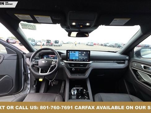 Used 2025 Ford Explorer Platinum w/ LUX Leather Package image 4
