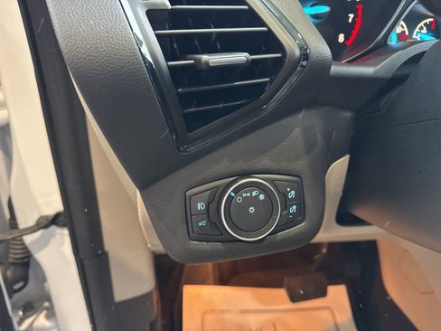 Used 2018 Ford Escape SEL image 23