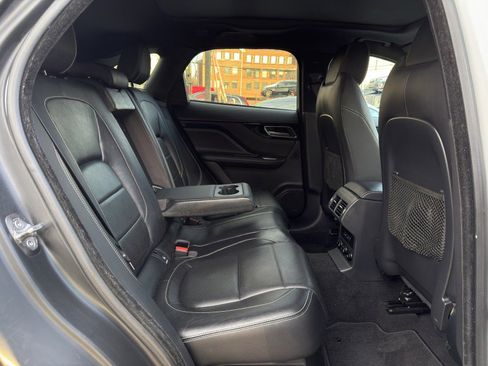 Used 2018 Jaguar F-PACE R-Sport image 36