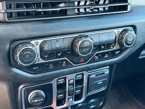 Used 2024 Jeep Wrangler Willys image 15