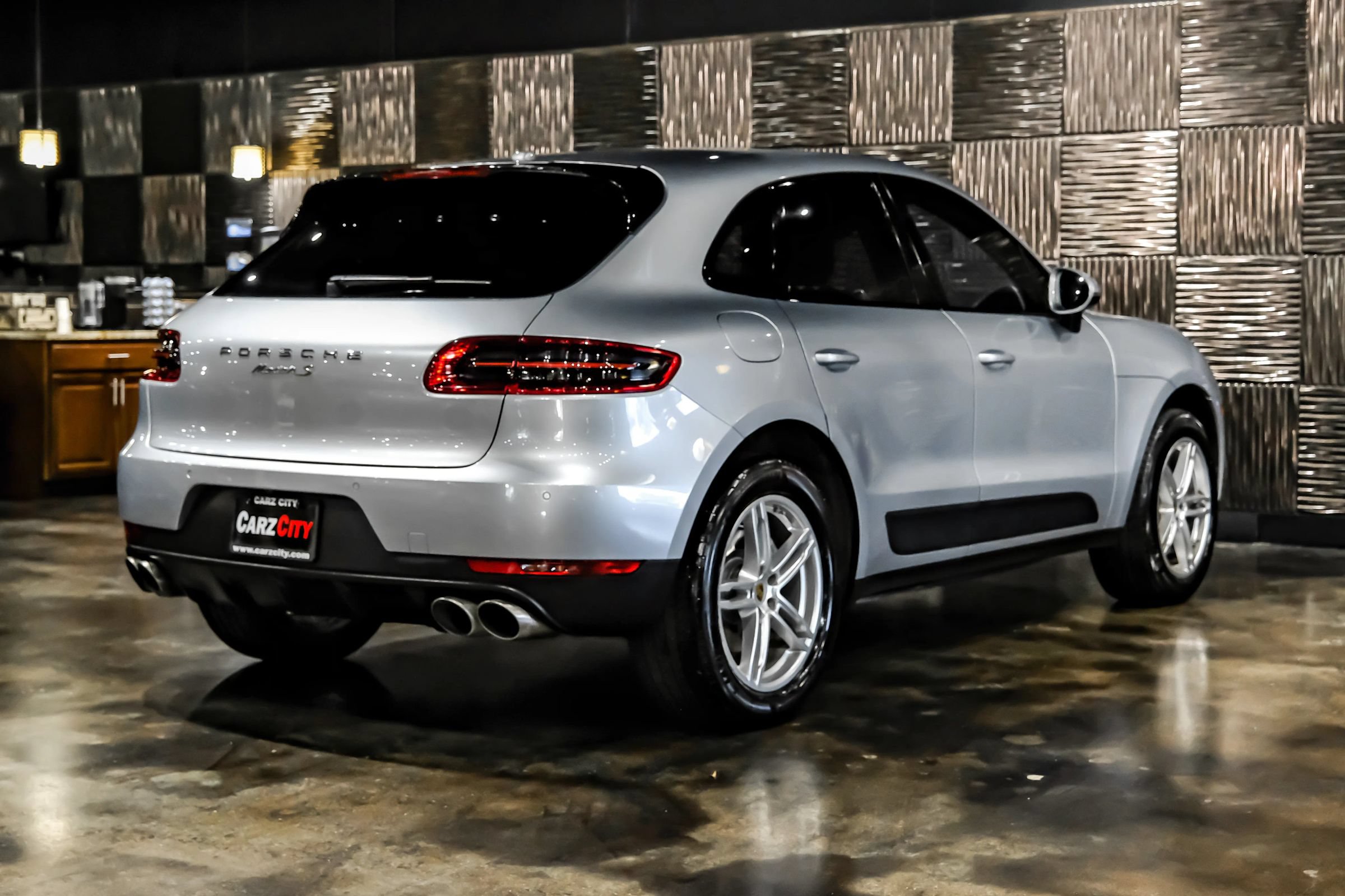 Used 2017 Porsche Macan S AWD/4WD image 7
