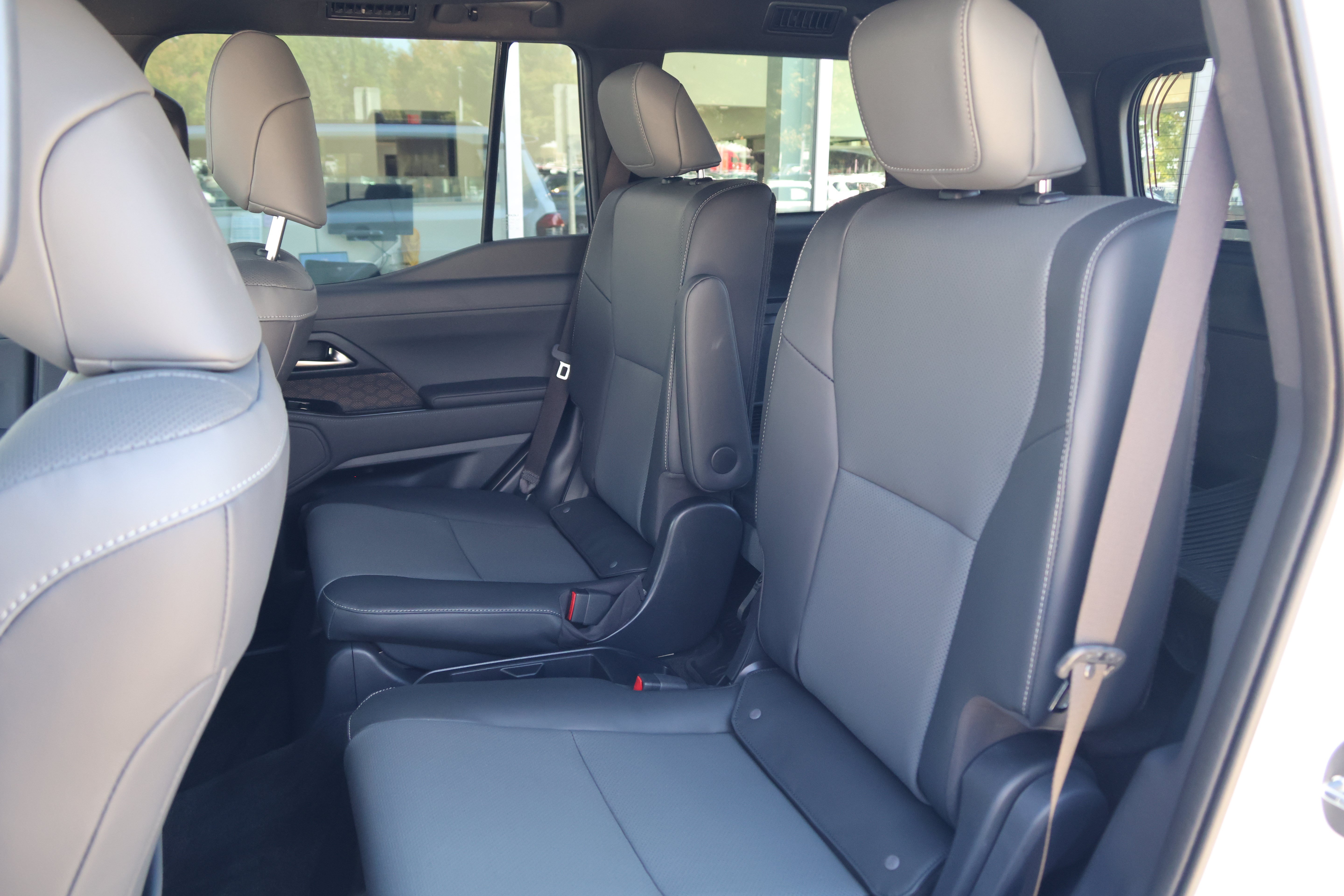 Certified 2024 Lexus GX 550 w/ Cold Area Package AWD/4WD image 38