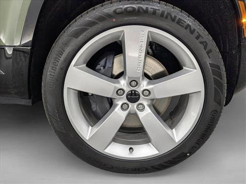 New 2026 Land Rover Defender 130 X-Dynamic SE image 27