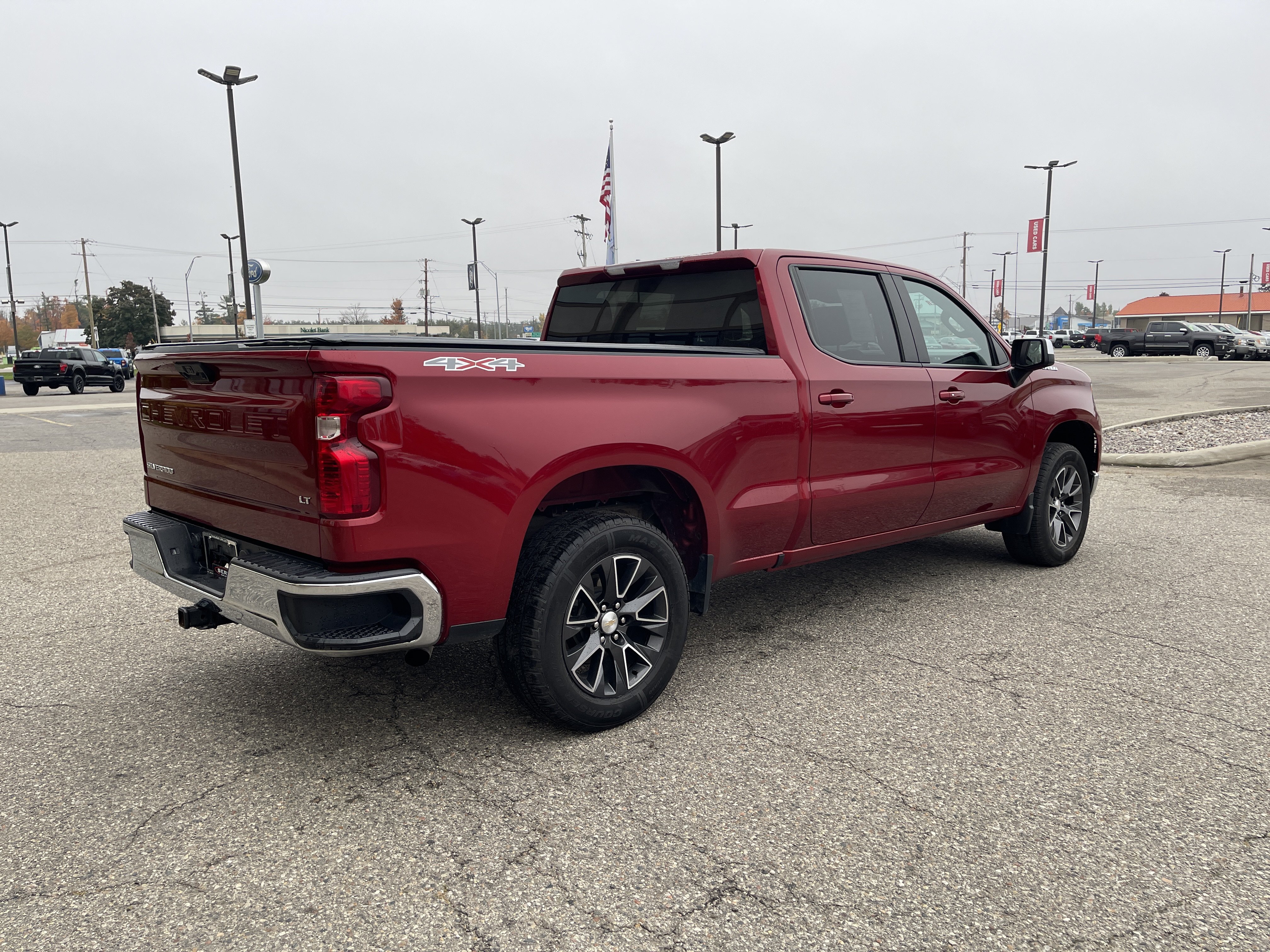 Used 2023 Chevrolet Silverado 1500 LT AWD/4WD image 3