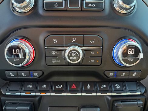 Used 2020 GMC Sierra 1500 AT4 w/ AT4 Premium Package AWD/4WD image 39