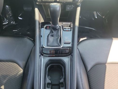 Used 2022 Jeep Compass Latitude w/ Sun and Sound Group AWD/4WD image 11