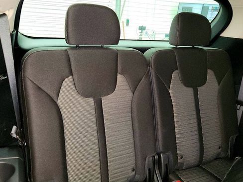 Used 2023 Kia Sorento LX image 22