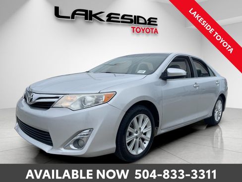 Used 2014 Toyota Camry XLE image 2