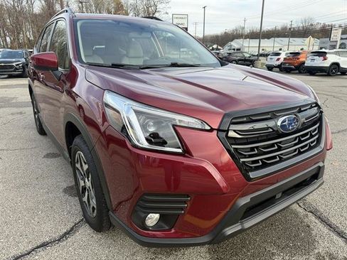 Used 2023 Subaru Forester Premium image 9